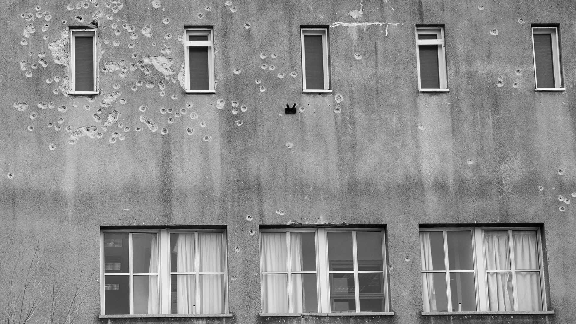 Edificio con agujeros de bala en la Franja de Gaza. Gaza