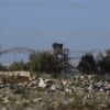 Vista de una torre de vigilancia militar libanesa cerca del pueblo de Aitaroun (distrito de Bint Jbeil de la gobernación de Nabatieh) en el Líbano, desde el lado israelí de la frontera norte de Israel