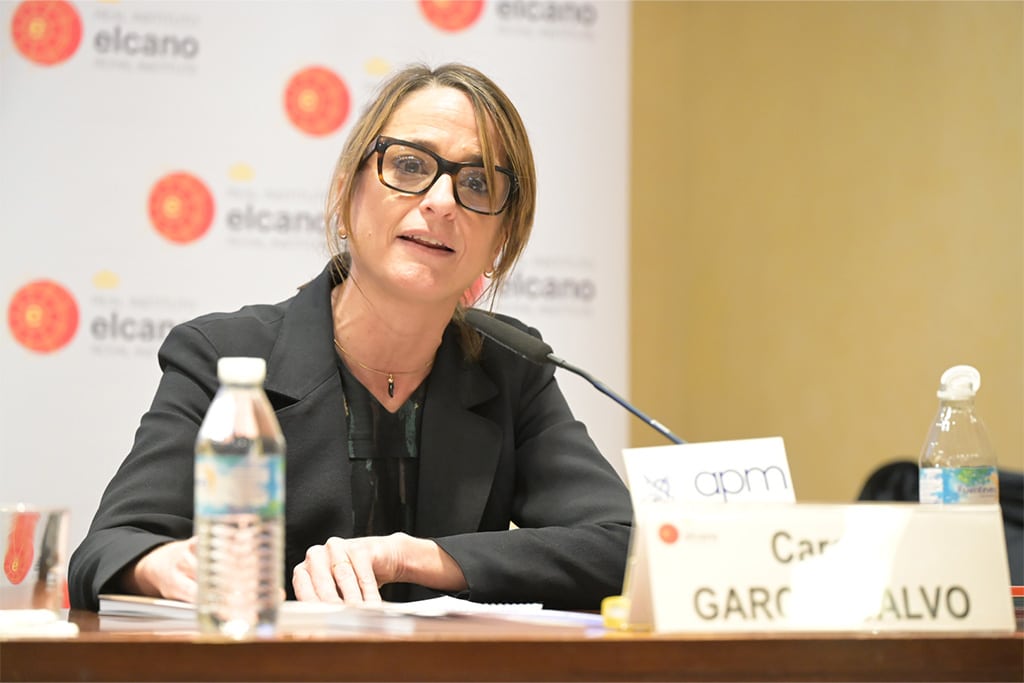 Carola García-Calvo en el coloquio sobre la monografía “Reafirmación y abandono de la yihad global. Trayectorias personales de presos yihadistas en España’’, ©Real Instituto Elcano