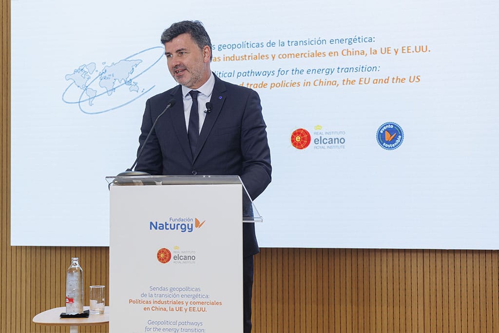 Nicolás González Casares en la jornada “Sendas geopolíticas de la transición energética: Políticas industriales y comerciales en China, la UE y EEUU”. Fotos: © Fundación Naturgy.