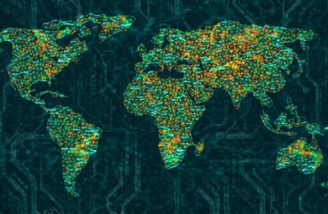 Mapa del mundo digitalizado con una red de conexiones triangulares de colores brillantes (naranja, verde y azul) sobre un fondo verde oscuro. América Latina