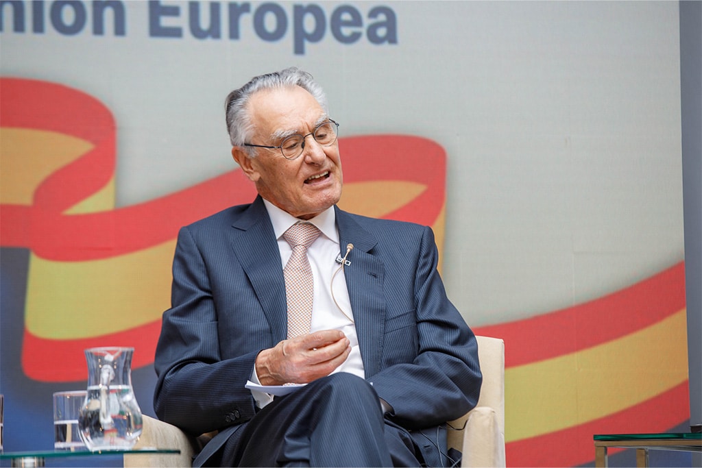Aníbal Cavaco Silva at the dialogue ‘A shared path: 40 years of Spanish and Portuguese EU membership’. Photo: Emiliano García-Page Sánchez (CC BY-SA 2.0).