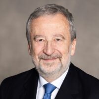 Tomás Muniesa Arantegui. Presidente, Caixa Bank. Patronato del Real Instituto Elcano.