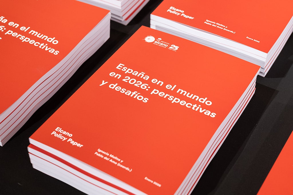 Copies of the Elcano Policy Paper: España en el mundo en 2026. Photo: © Real Instituto Elcano.