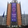 Lona con el lema «United for our Future», en francés, neerlandés e inglés, instalada en la fachada del edificio Berlaymont de la Comisión Europea en Bruselas.