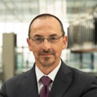 Gianni Vittorio Armani. Consejero Delegado, Endesa. Patronato del Real Instituto Elcano