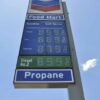 Cartel de una gasolinera en Los Ángeles con los precios de la gasolina y el diésel tras la crisis del petróleo provocada por la guerra con Irán, el 28 de mayo de 2026.